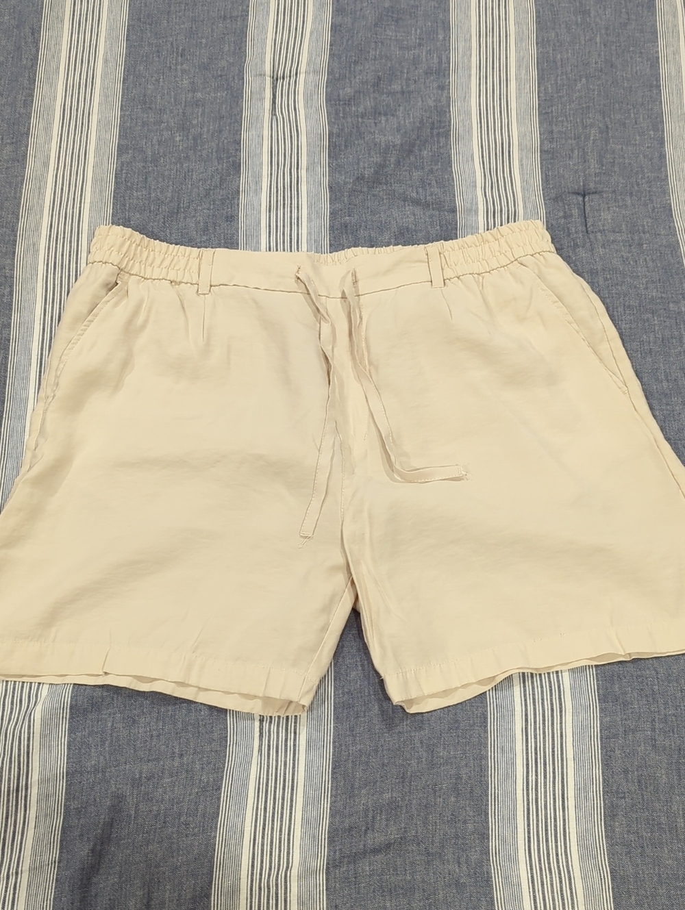 Zara Men's Beige Elastic Drawstring Shorts